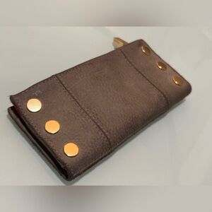 Hammitt 110 north wallet gray magnetic closure